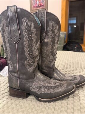 Corral Gray Embroidered Lace-Up Western Boots
